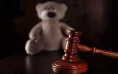 Sentencia Porteña: Prescripción por incumplimiento familiar y ausencia de ampliación de acusación