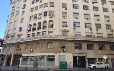 “No pueden recurrirse las sentencias de los jueces nacionales en lo comercial por ante el Tribunal Superior de Justicia de la Ciudad de Buenos Aires.”